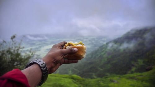 What Not To Eat This Monsoon For A Happy Stomach And Fewer Sick Days